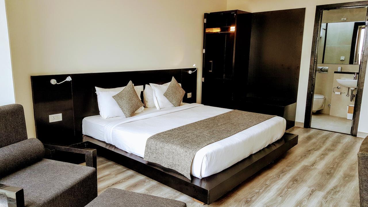 Hotel The Saneer Dźajpur Zewnętrze zdjęcie