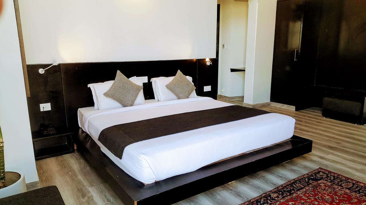 Hotel The Saneer Dźajpur Zewnętrze zdjęcie
