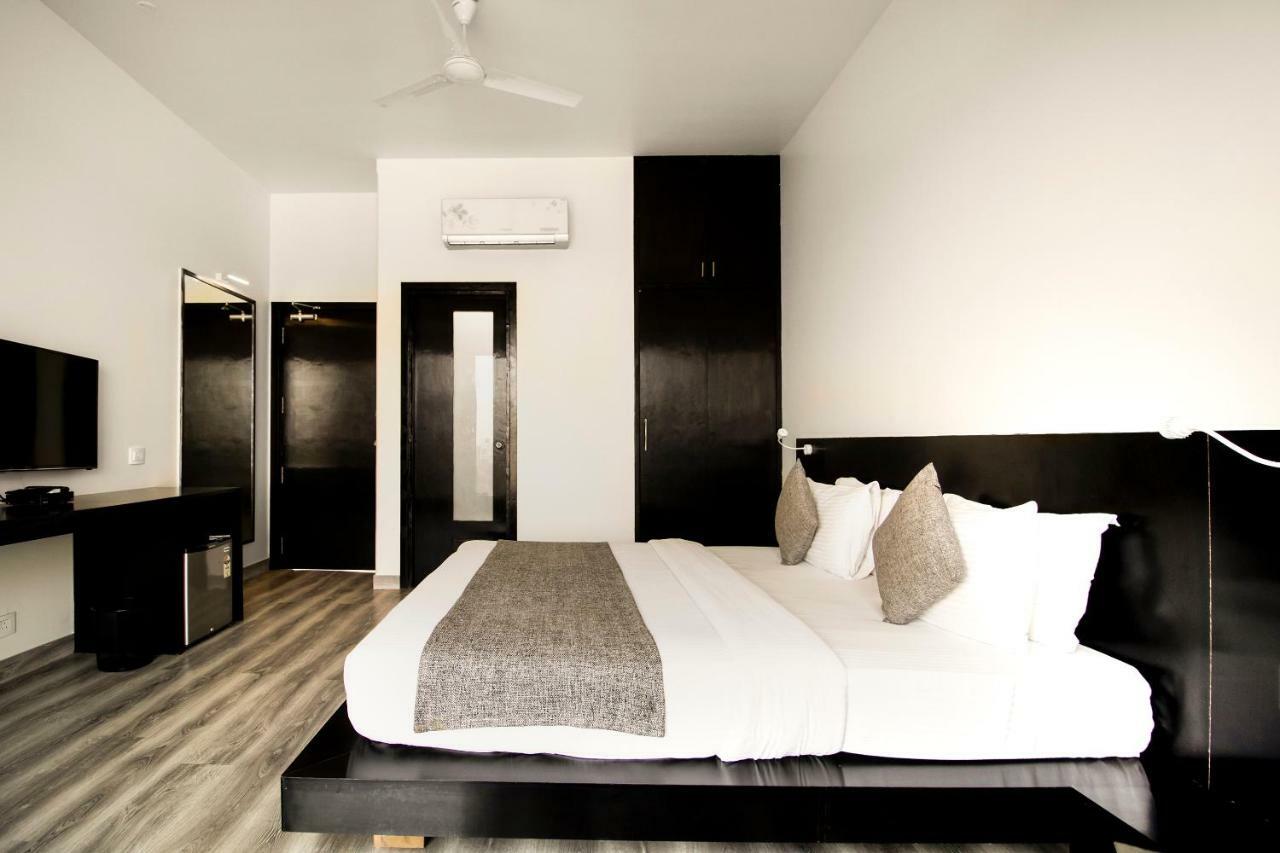 Hotel The Saneer Dźajpur Zewnętrze zdjęcie