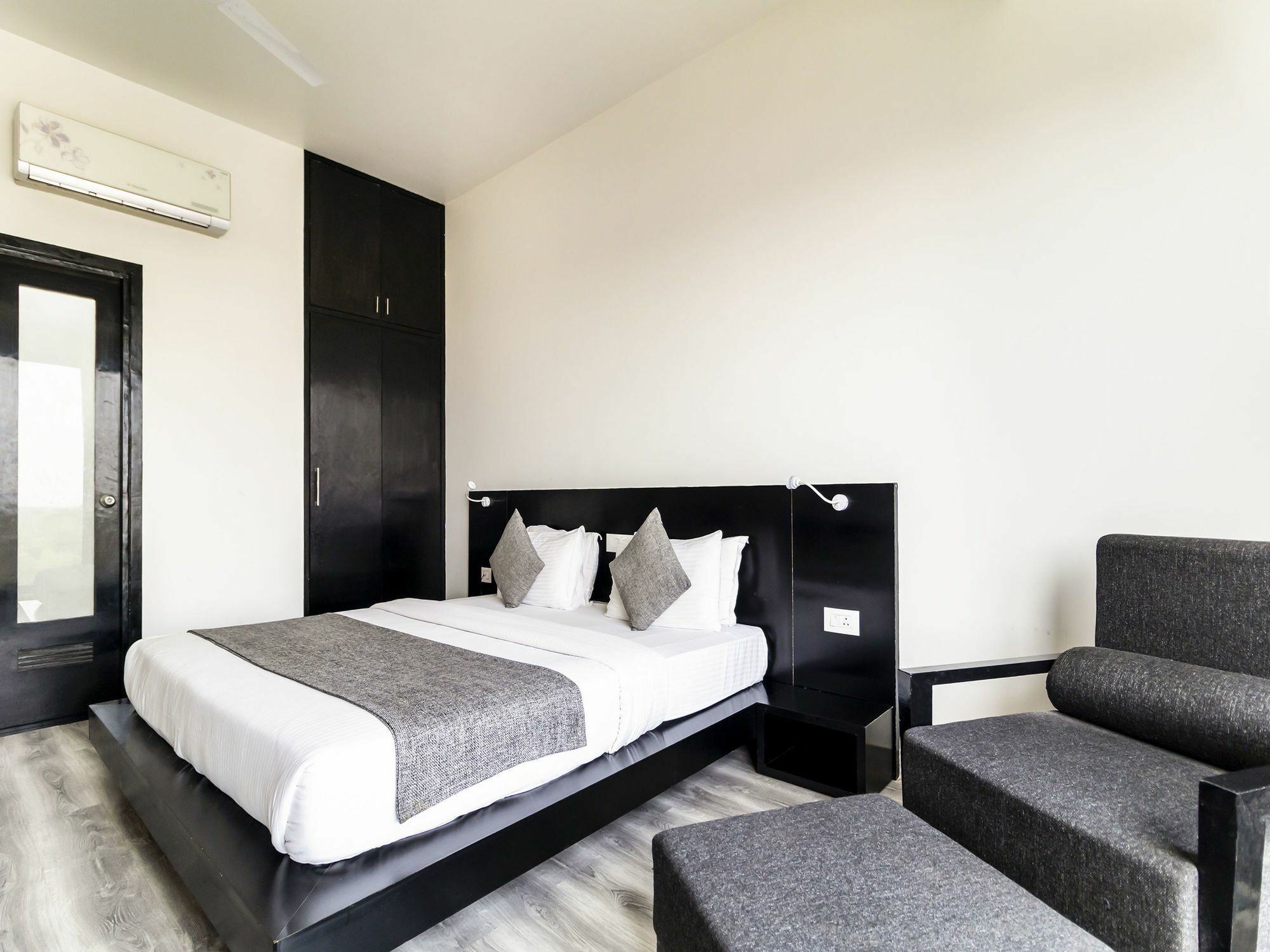 Hotel The Saneer Dźajpur Zewnętrze zdjęcie